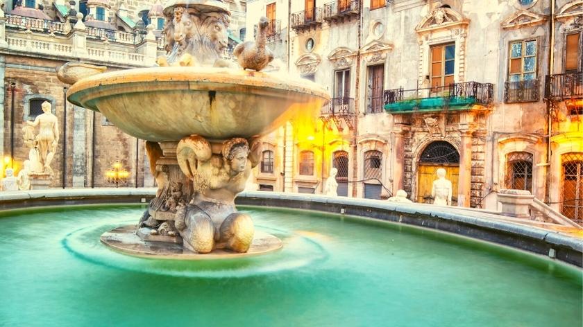 Palermos berühmter Brunnen Fontana Pretoria