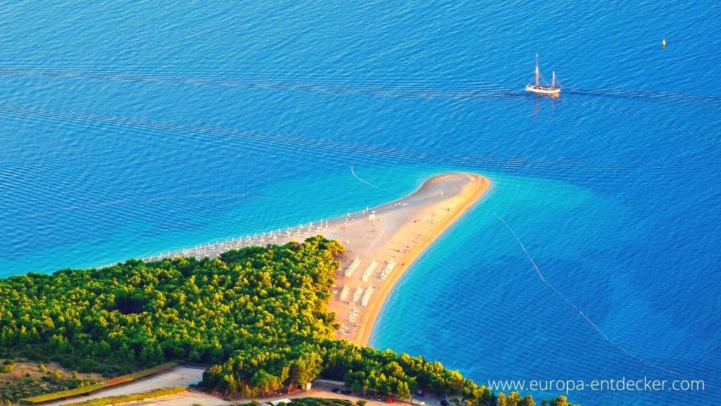 Berühmter Strand Zlatni Rat Kroatien