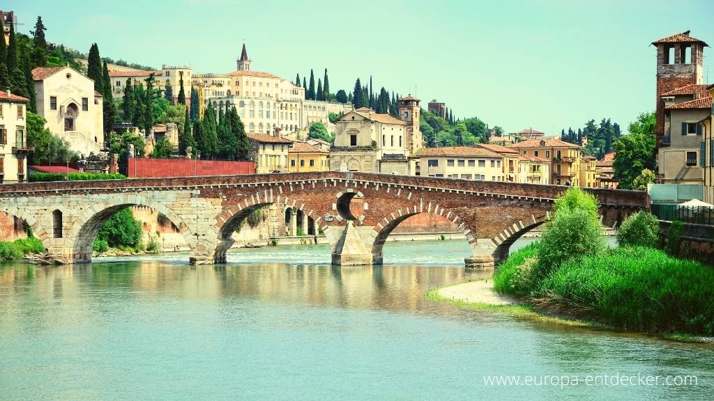 Brücke Ponte Pietra in Verona