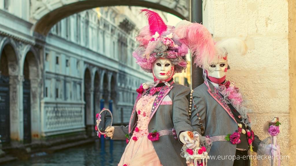 Typisch Venedig Karneval mit Masken