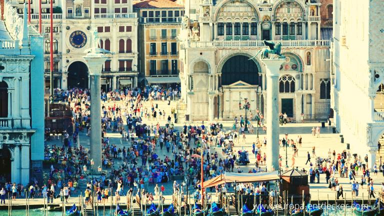 Viele Touristen in Venedig