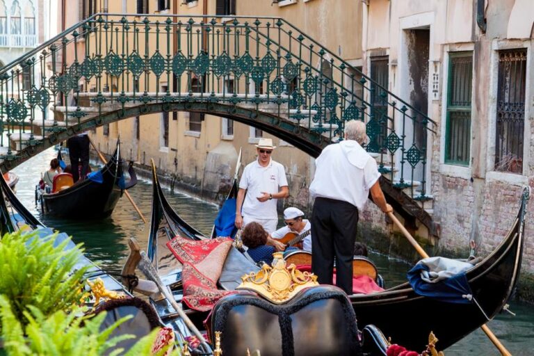 Romantisch! Gondelfahrt Durch Venedig (Infos & Preise 2024)