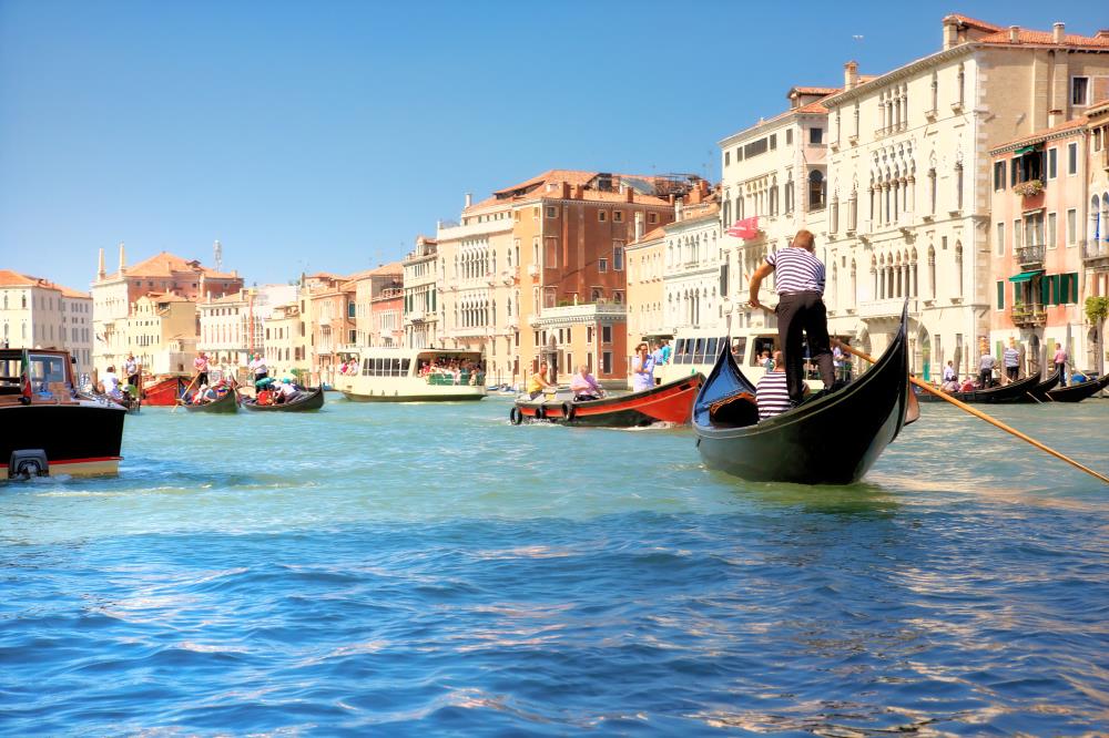 Die Preise für eine Gondelfahrt in Venedig variieren