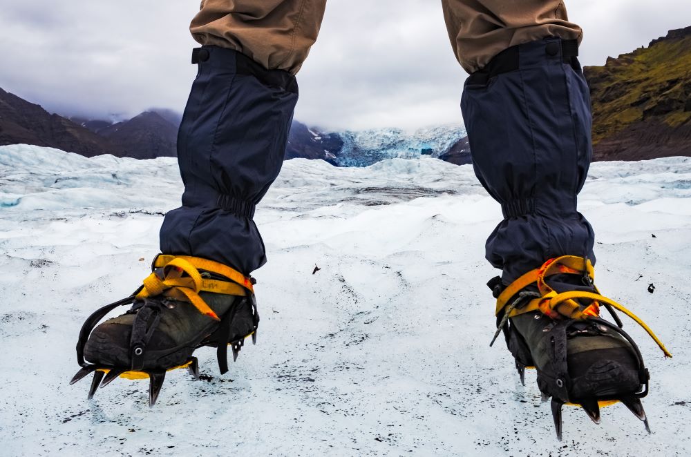 Für Gletscherwanderungen werden spezielle Schuhe benötigt