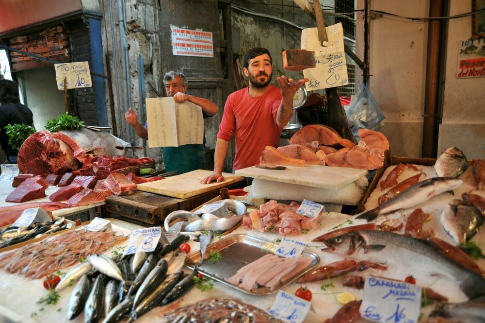 Street Food Stand in Palermo mit Thunfisch